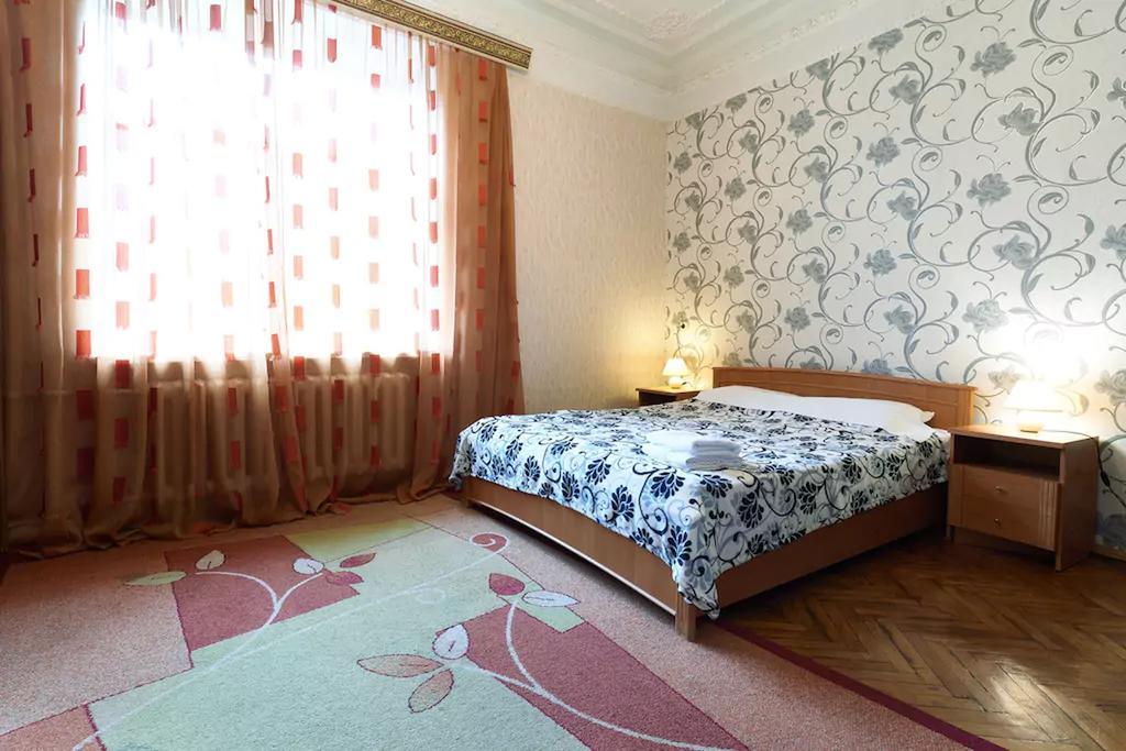 Home Hotel Apartments On Lva Tolstogo Kyjev Exteriér fotografie